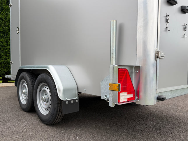 Indespension TAV5H Box Trailer - 2700kg