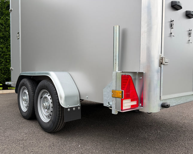 Indespension TAV5H Box Trailer - 2700kg