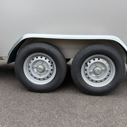 Indespension TAV5H Box Trailer - 2700kg