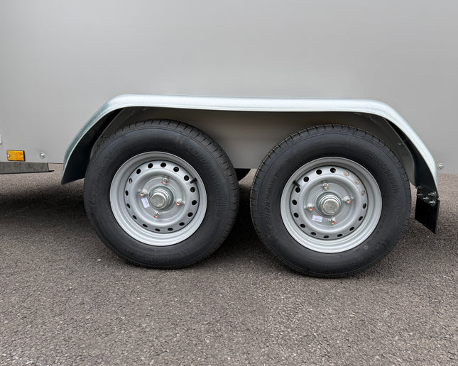 Indespension TAV5H Box Trailer - 2700kg