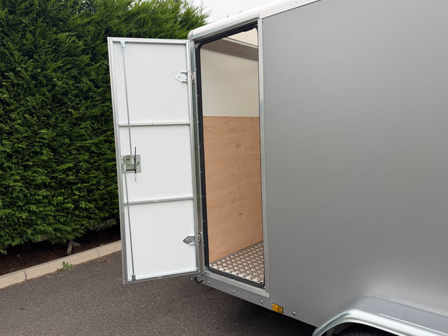 Indespension TAV5H Box Trailer - 2700kg