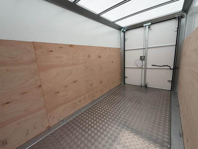 Indespension TAV5H Box Trailer - 2700kg