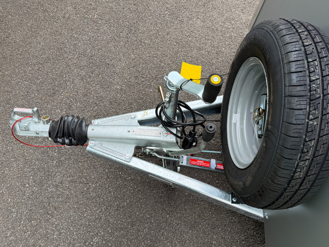 Indespension TAV5H Box Trailer - 2700kg