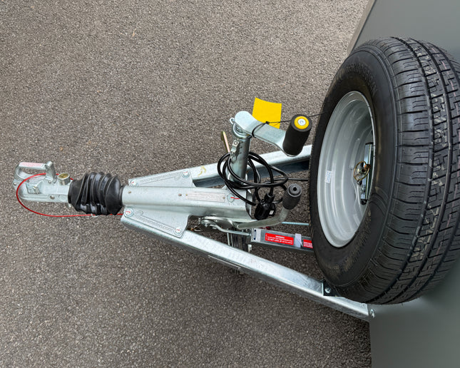 Indespension TAV5H Box Trailer - 2700kg