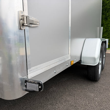 Indespension TAV5H Box Trailer - 2700kg