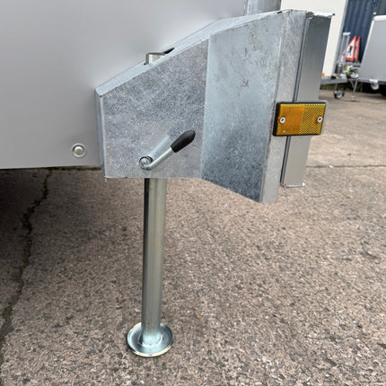 Indespension TAV5H Box Trailer - 2700kg