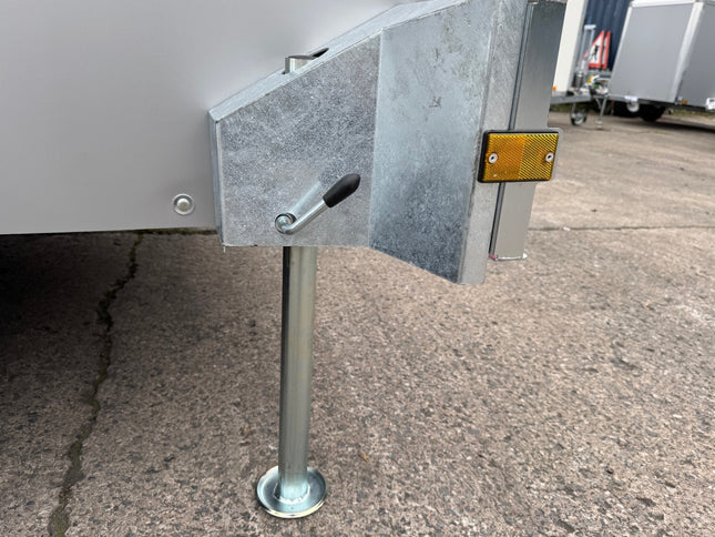 Indespension TAV5H Box Trailer - 2700kg