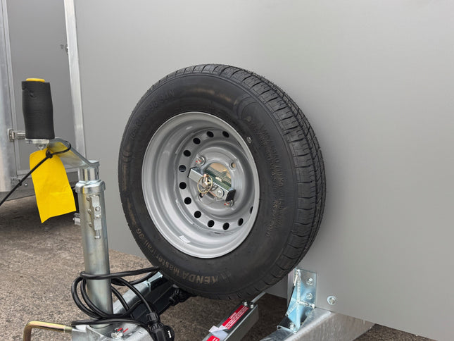 Indespension TAV5H Box Trailer - 2700kg